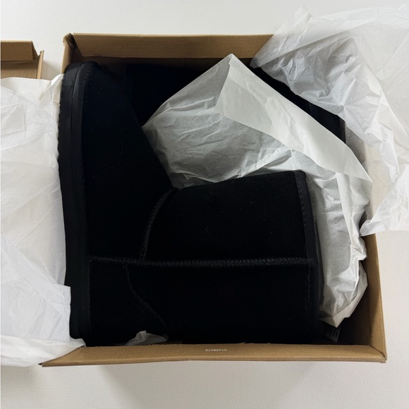 QUINCE Australian Shearling Mid-Calf Black Boot Size 8 & 9 - Picture 4 of 6